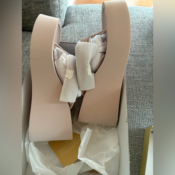 Michael Kors Glitter Chain Mesh Platform Sandals Size 9 Rose Gold - Picture 13 of 16